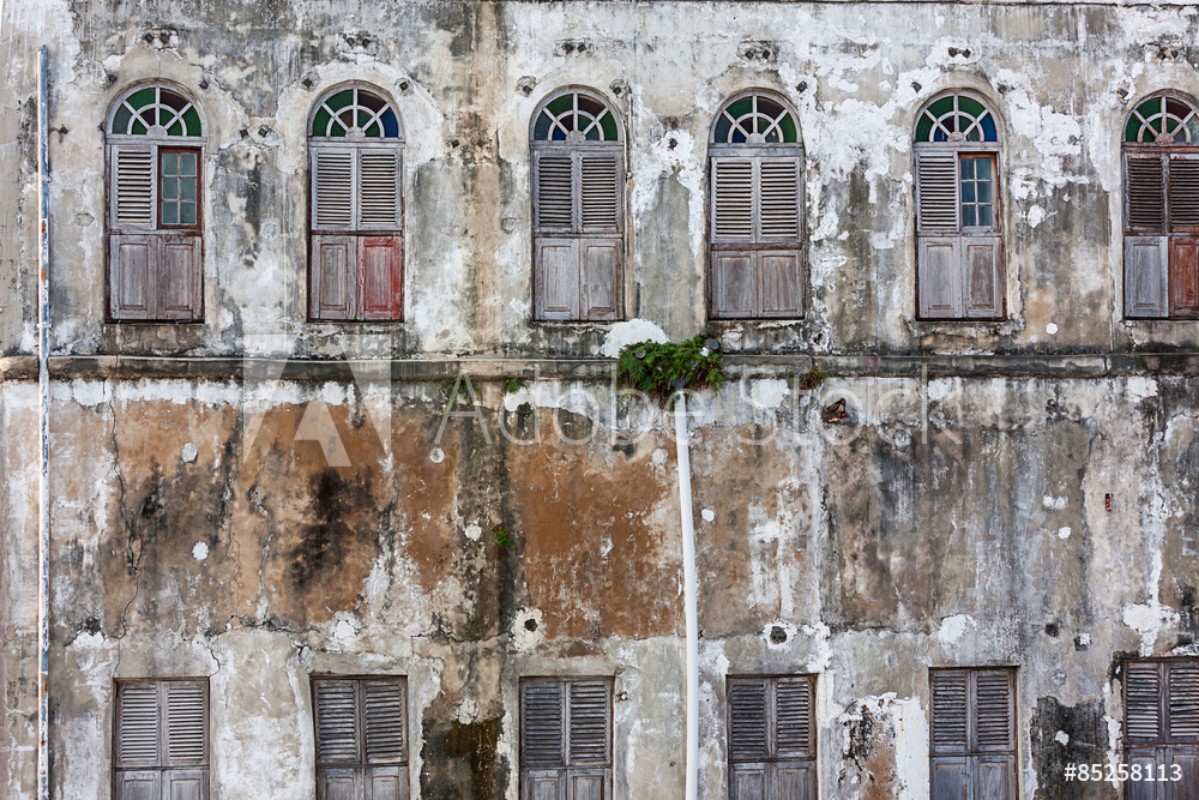 Afbeeldingen van Weathered old building wall